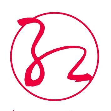 文政8年(1825)、江戸日本橋に創業した紅屋 伊勢半本店が運営する資料館です。かつて紅とは紅花から作られる口紅のことでした。紅ミュージアムでは、創業時から守り続けている紅作りの技や日本の化粧史等を関連資料とともに紹介しています。
最寄駅：東京メトロ 表参道駅、都営バス 南青山七丁目
