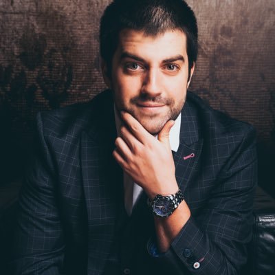 Bristol Magician Daniel Chard, combining comedy, magic and charm to astound your guests. wedding, corporate  and stand up shows. Visit: https://t.co/JkUfyfD4Bc