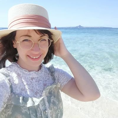 ▶️ Journalistin
▶️ Japan Travel- & Foodblogger / Podcaster
▶️ 🚲 🚲 🚲
▶️ @Connichi Veranstaltungsleitung
▶️ @Tsuki_no_Senshi