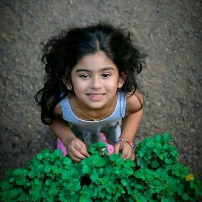 Simra76778070's profile picture. 