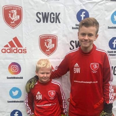 Taxi for and biggest fan of my two goalkeepers BAILEY 17 and 6ft 4 👀 💪 and ARCHIE 14⚽️⚽️⚽️