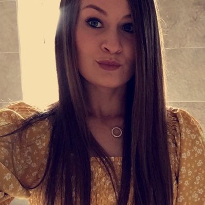 laurenmishner's profile picture. basically I just tweet about telly x