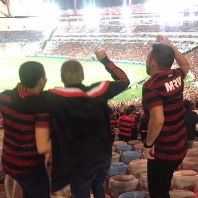 Sócio Proprietário e conselheiro do CRF ! Vivo Flamengo 24 hs por dia ! A vida me fez Flamengo e eu fiz do Flamengo minha vida !!!