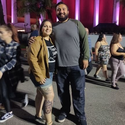 GAREY HIGH SCHOOL Soccer/Volleyball Coach
born in pomona..love my son..love my girl..love my family..Real Madrid..Lakers..chivas..futbol and volleyball