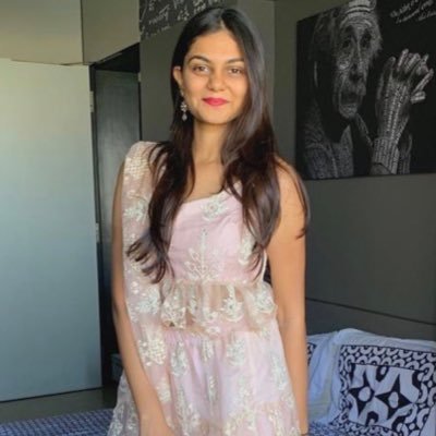 aashna_shroff22's profile picture. 