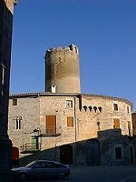 Els actius turístics de Verdú són el patrimoni monumental (Castell, església i vila closa medieval), la ceràmica negra, el vi, i l'oli.
