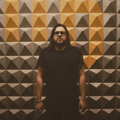 chris_cabcar's profile picture. Love God, love people. @nubeyfuego