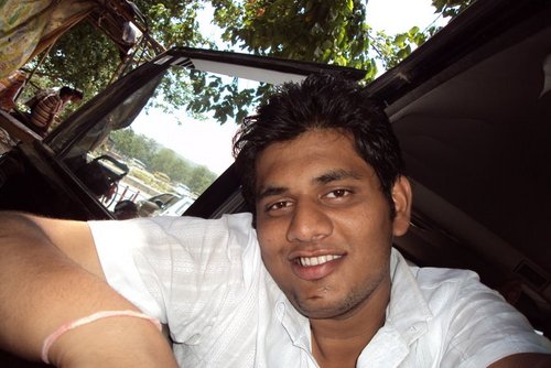 I M A B.TECH STUDENT OF 3rd year studying in s.k.i.t.......... a fun loving guy ...........and just love 2 making friends.......