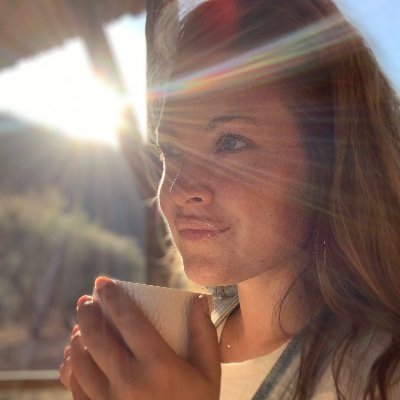 Curious Mind - Challenge Lover - Communication Student 👄 Says yes to conversations about yummy desserts, backpacking, coffee & inspiring TedTalks. 🙋🏻♀️