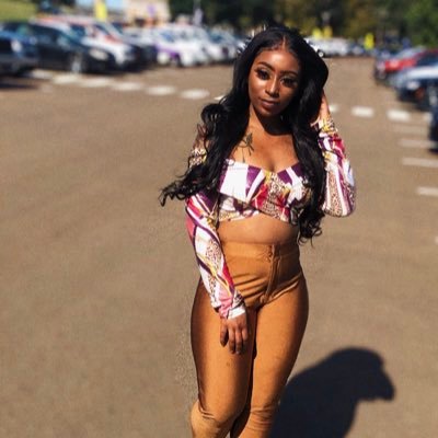 Amosc:Niah_19🌸//Insta:Beautiful.niah//Living my best life🌻💅🏾