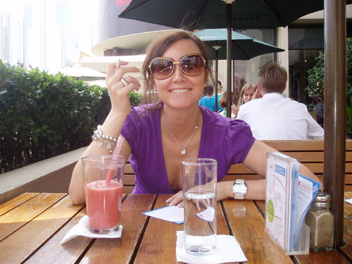 Passionate about Marketing & PR, HENRI, Fashion, and a good cup of coffee!
