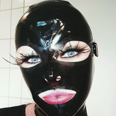 🇩🇰 Latex loving Mistress with sub. Love to meet other latex lovers at party's in Europe.

https://t.co/wpgq8KYXcY
https://t.co/ts8T2uspwu