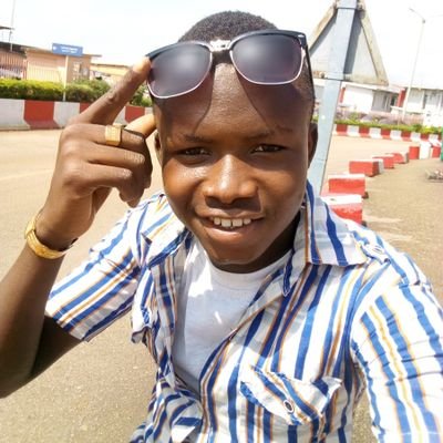 toujours Condé Moussa dit M-D-C je suis nationalité guinéenne je suis fière de mon pays 224 est ma fierté je cherche les diplôme de haut niveau merci à vous.