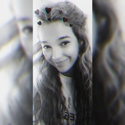 lorenavazquez15's profile picture. 