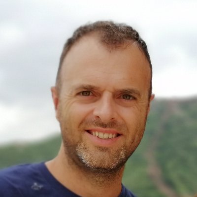 Professor de matemàtiques de l'Institut Guillem Catà (Manresa)
