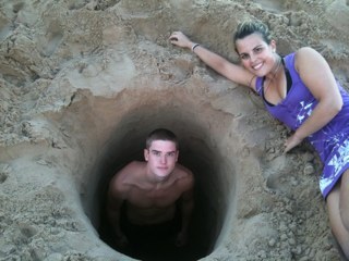 aramirx's profile picture. He vivido estos ultimos años ansiando la llegada de los zombies, pero como estan muertos, tardan...