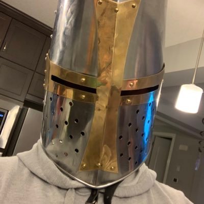 zeeecab's profile picture. Valar Dohaeris.