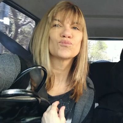 madre x 2 psicoanalista Pinta Amante del cine y de las historias bien contadas Sueña con un viaje por el mundo sin límites de tiempo ni lugar