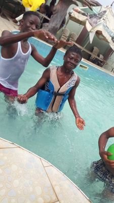 awinebila's profile picture. //🇬🇭//
*NoRoom4Discrimination*
🌚🌝🌍