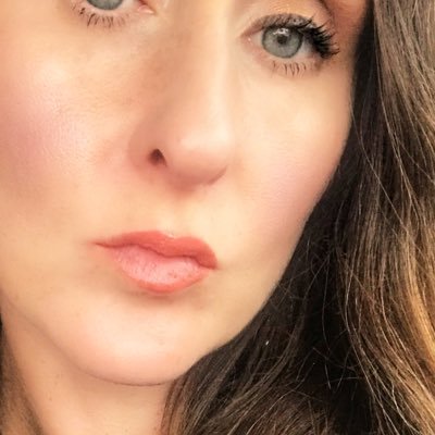 cr8tiveediting's profile picture. ✍️Writing✒️Editing📖Publishing👩🏻‍💻🍾 ⏳Memoir👣Mystery 🔪Thriller 🙀Horror💋Romance🌹Contemporary💃 📧vonnie@creativeeditingservices.com