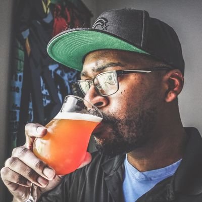 I love to tasting & learning about beer. Star Wars, anime and general nerdery are my vices!