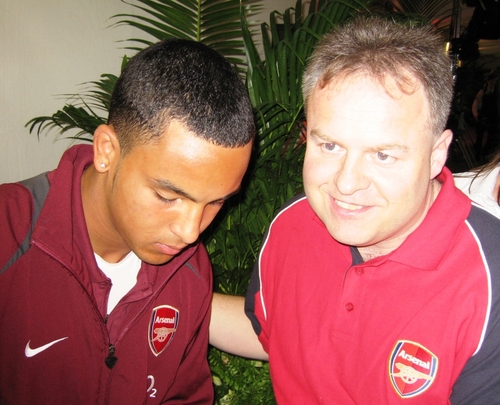 *Arsenal fan, og skribent i The Gunners Post. Trav & Odds. https://t.co/6hczBgriVx Zara Kronos er min merr 😍
