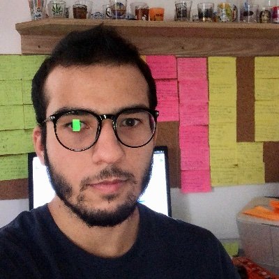 mestrando e graduado em economia. Amante da realpolitik e curioso do direito