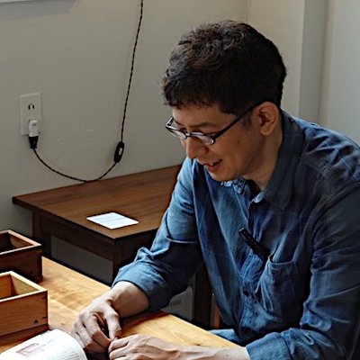 tomoshige1217's profile picture. 清澄白河にある街の小さな家具屋です。平日は工房、週末はお店にいます。無垢の木の家具や暮らしのこと、時々好きな居酒屋のこと。 open : 土日 12:00〜18:00