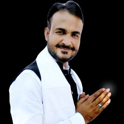 ना साधु हूँ न संत हूँ , मन मंदिर महंत हूँ , इत अर्थ अहम जान लूं तत अहम ब्रम्ह हूँ ।