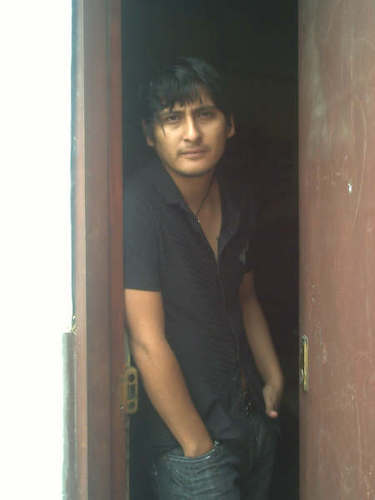 hola como estan esperon que visiten mi pagina y escuchen mis canciones y escriban sus comentarios