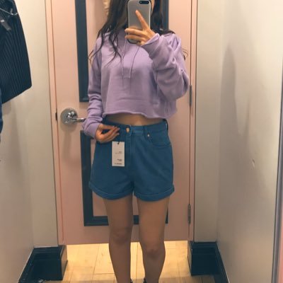 emiiryoo's profile picture. ♡ 幸せと努力は1セット ♡ ♛ 我慢は一瞬後悔は一生 ♛継続の快感を知れ✌︎目指せ40kg‼︎GOAL38kg☆ 156cm/43kg/30y♡ 少しの食事改善と少しの筋トレ★継続は力なり。diet＝ライフスタイル改善✩ #ダイエット仲間募集 #ダイエッターさんと繋がりたい