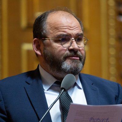 Sénateur de la Loire. Membre de la commission des affaires économiques. Conseiller municipal de Saint-Marcel-de-Félines. @Senat