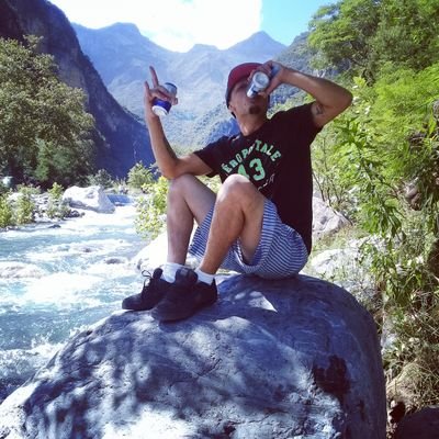 zropunk's profile picture. Las peores despedidas son las que no tienen explicaciones