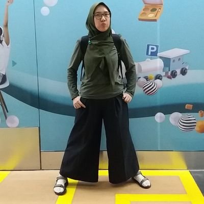 aniario's profile picture. full time dreamer