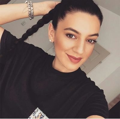 LagaderP's profile picture. une 💜femme 💚capable