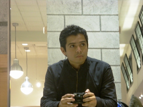 jenroisla's profile picture. el sorprendente mr increible. llegando al cuarto piso, cuestionando y avanzando , por que me tocó ser mexicano? y no congoleño? es bueno o es malo?