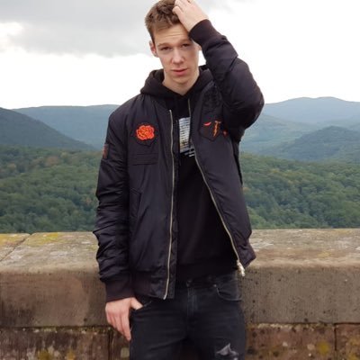 Thyracen's profile picture. My Dream 💭 is my Kingdom 🏰👑 - 17 yo - Lower Saxony