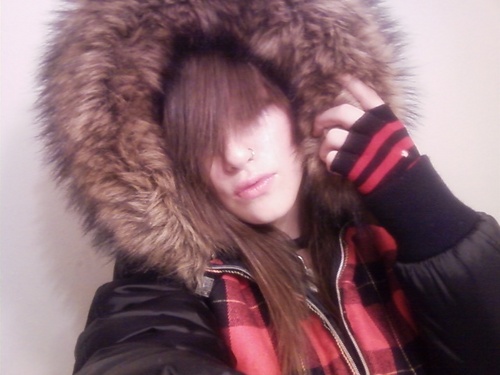 Hey im me and Rawr and im engaged to Cindy Pham i love you baby