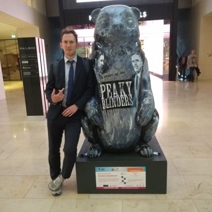 tuckboxtom's profile picture. 