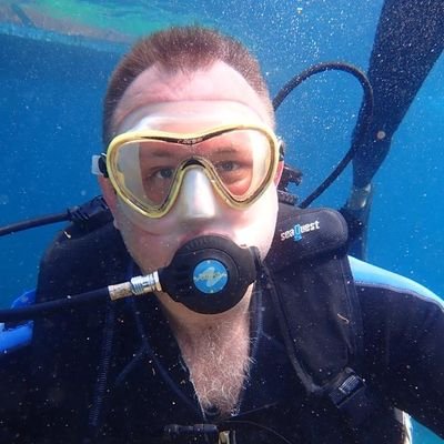 gezza_rugby's profile picture. Rugby mad. Lets work get in the way of most other enjoyable pastimes! Running around chasing both my sons who play rugby now.