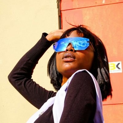 LonerMask's profile picture. Lover of life, vintage collector, freak
#I'M_MY_OWN_GURU