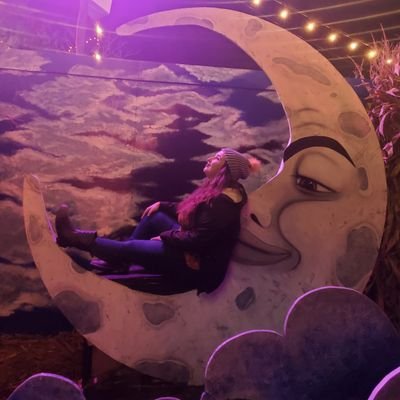 dearhaleyb's profile picture. I'm the face that stares back when the screen goes to black 
(she/her)