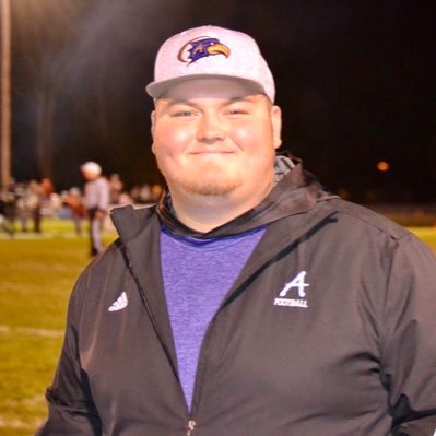 🏈 @ Avila University, KCMO 🇺🇸 born and raised in Capron, IL 🎤 PA announcer for Avila Athletics 🎧 check out on iTunes “Kruck Daddy”
