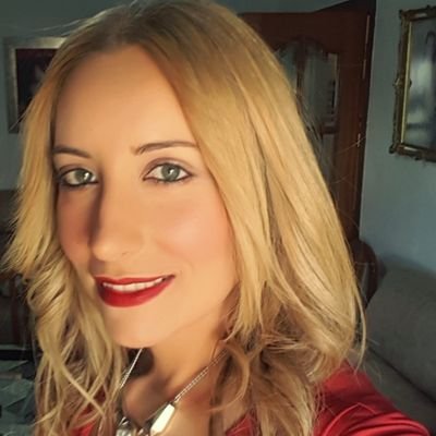 Empresaria desde que tengo uso de razón
Directora General de TSG
Máster Dirección de Empresa
Vividora de Sueños
Creadora de Destino
Artista de Vida
Esa soy Yo