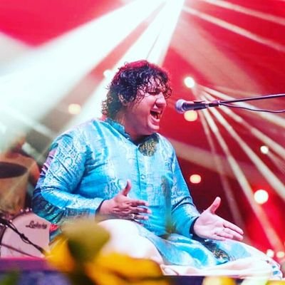 Shahzad santoo started the training of music in very early age from his father. Afterwards Shahzad learned the Rhythms of Qawali from Ustad Mubarik