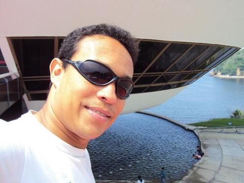 Sou Professor de Educação Física, amante da natureza, professor de ensino fundamenta e EJA, professor de natação e musculação, personal, ou seja trabalho já.