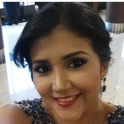 KmyGonzalezT's profile picture. Orgullosa mamá de Camila. Frase: La Vie Est Belle 👧🏻🤳🎬📽🎞👩🏻‍🎓👩🏻‍💻✈️ @cabuudesigns