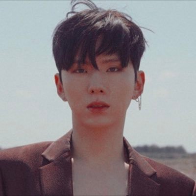 ⃕ #유기현 ⇢ 「𝟩 𝑏𝑖𝑙𝑙𝑖𝑜𝑛 𝑠𝑚𝑖𝑙𝑒𝑠, 𝑎𝑛𝑑 𝑦𝑜𝑢𝑟𝑠 𝑖𝑠 𝑚𝑦 𝑓𝑎𝑣𝑜𝑟𝑖𝑡𝑒」 🌹💫