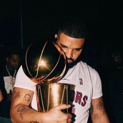 costy1011's profile picture. 