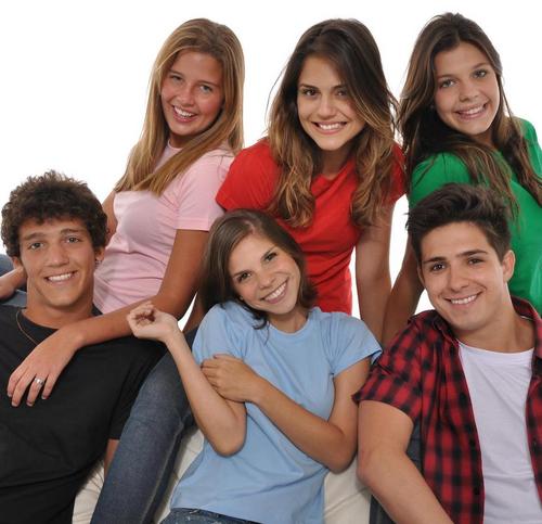 Twitter da nova montagem da peça O Diário de Débora. Elenco 2011: Jéssika Alves, Isabella Dionísio, Debby, Cristiano Sauma e Igor Cosso.